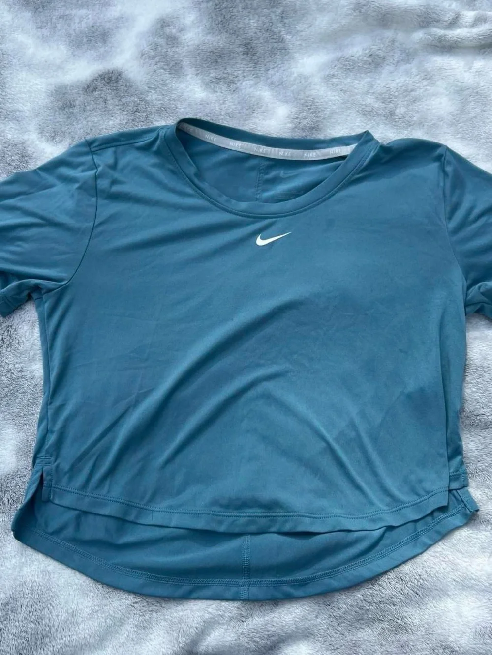 Nike Blue Women’s Cropped Workout Shirt